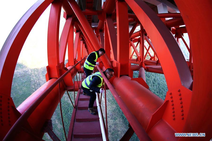 #CHINA-HUBEI-BADONG COUNTY-BRIDGE INSPECTION (CN)