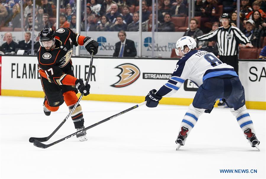 (SP)U.S.-ANAHEIM-ICE HOCKEY-NHL-WPG VS ANA