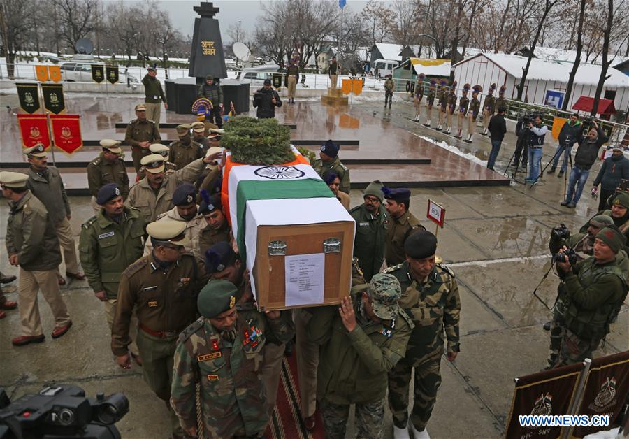 INDIAN-CONTROLLED KASHMIR-SRINAGAR-GUNFIGHT-WREATH LAYING CEREMONY