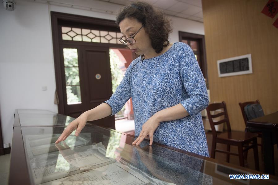 CHINA-HANGZHOU-ANCIENT BOOK RESTORATION (CN)