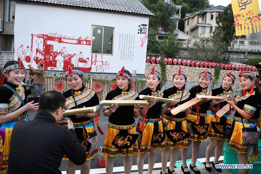 CHINA-ZHEJIANG-TONGLU-LONG-TABLE BANQUET (CN)