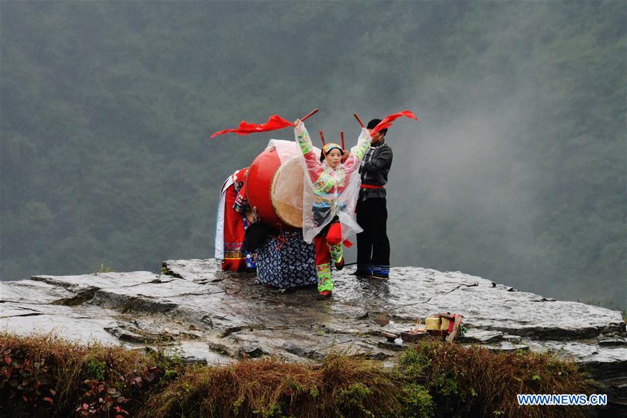 #CHINA-HUNAN-JISHOU-DRUM-PERFORMANCE-TOURISM (CN)