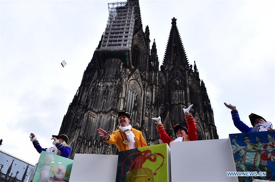 GERMANY-COLOGNE-CARNIVAL-ROSE MONDAY PARADE