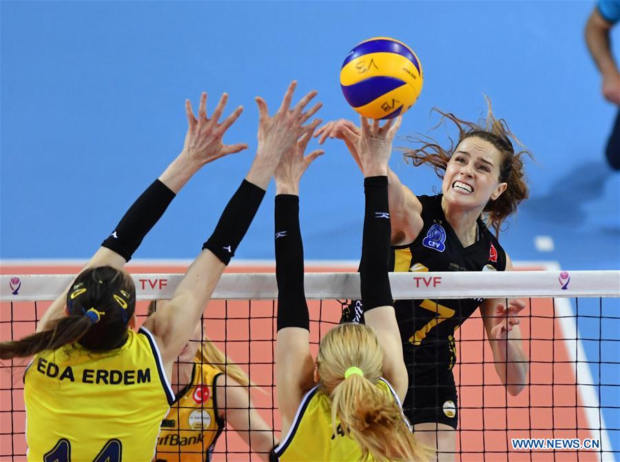 (SP)TURKEY-ISTANBUL-VOLLEYBALL-TURKISH WOMEN LEAGUE-VAKIFBANK VS FENERBAHCE