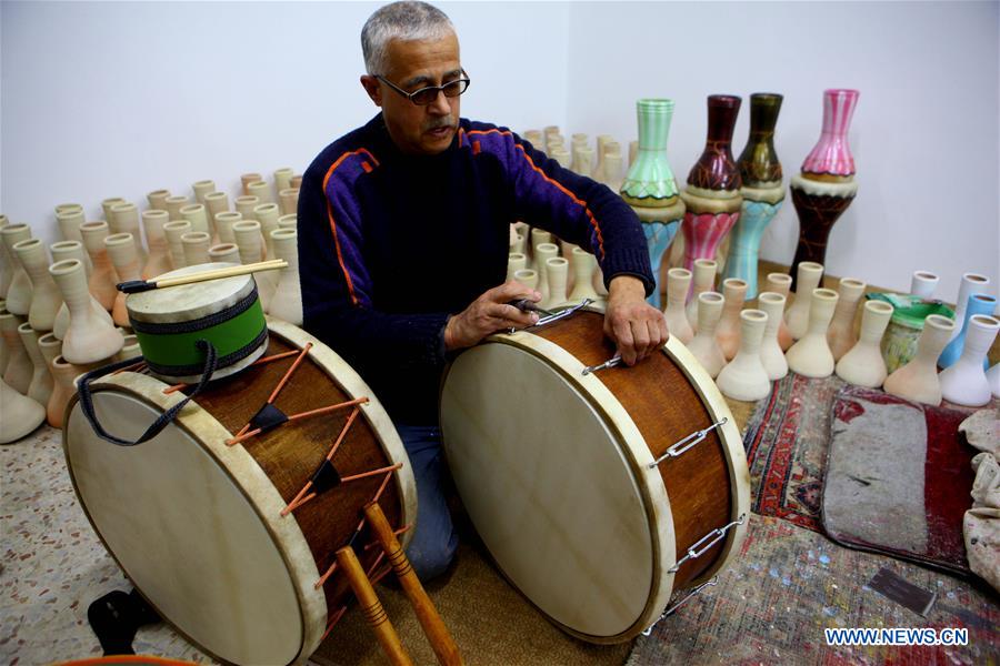 MIDEAST-HEBRON-ARTISAN-DRUM