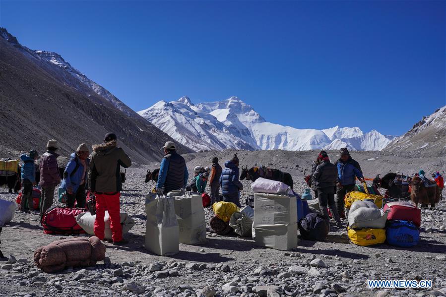 (InTibet)CHINA-TIBET-MOUNT QOMOLANGMA-BASE CAMP-LIFE (CN)