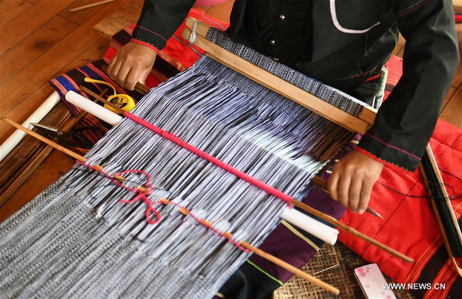 CHINA-YUNNAN-WA ETHNIC GROUP-WEAVING EXPERIENCE WORKSHOP (CN)