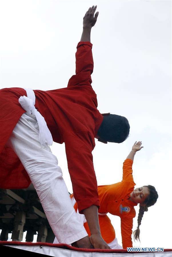 SRI LANKA-COLOMBO-YOGA