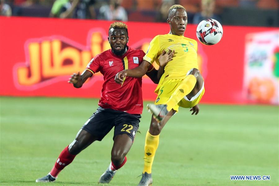 (SP)EGYPT-CAIRO-SOCCER-AFRICA CUP-UGANDA VS ZIMBABWE