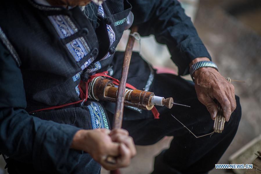 CHINA-YUNNAN-OIL PAPER UMBRELLA (CN)