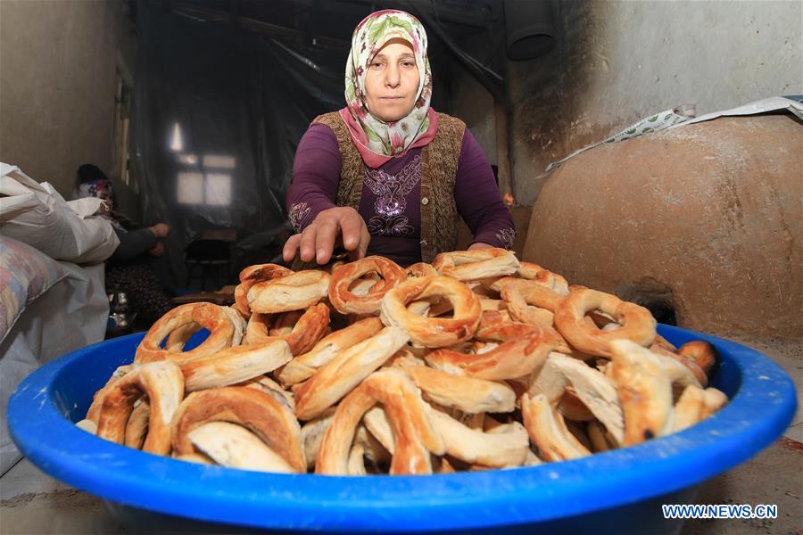 TURKEY-MALATYA-FOOD-SIMIT