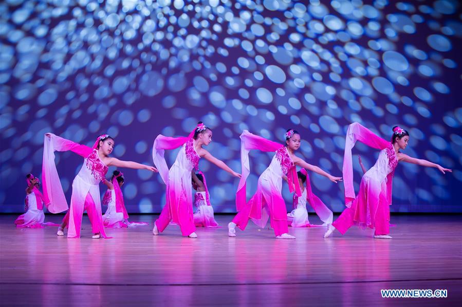 U.S.-TEXAS-DALLAS-CHINESE FOLK DANCE