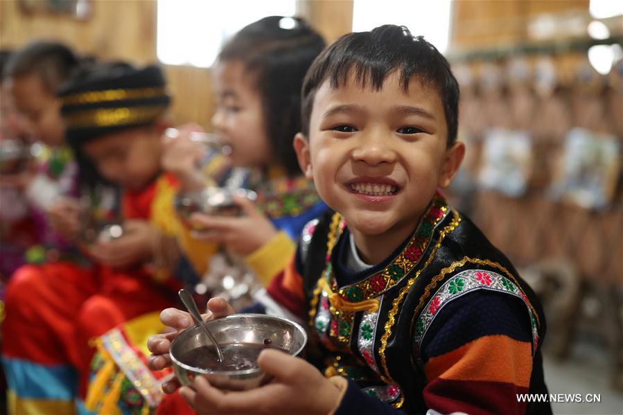 #CHINA-LABA FESTIVAL-PORRIDGE-CHILDREN (CN)