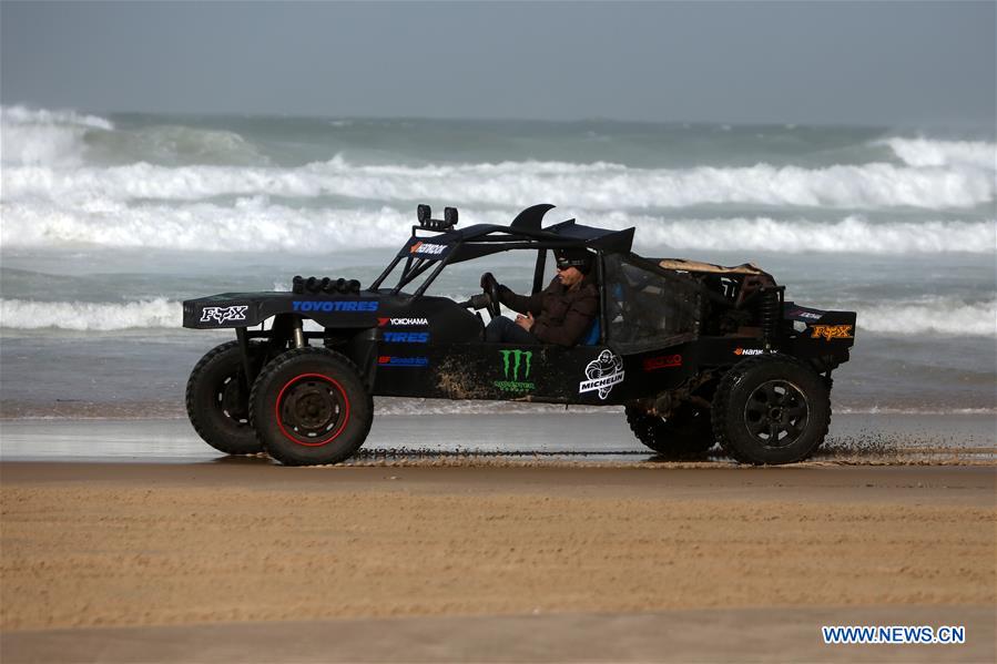 MIDEAST-GAZA-PALESTINIAN MAN-BUGGY BUILDING