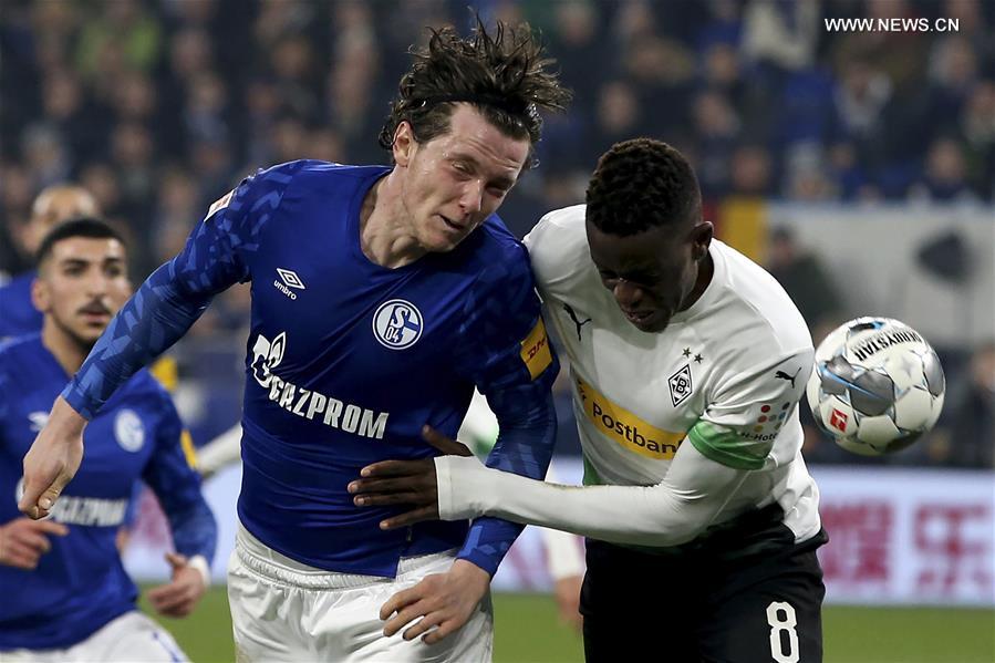 (SP)GERMANY-GELSENKIRCHEN-FOOTBALL-BUNDESLIGA-SCHALKE 04 VS MONCHENGLADBACH