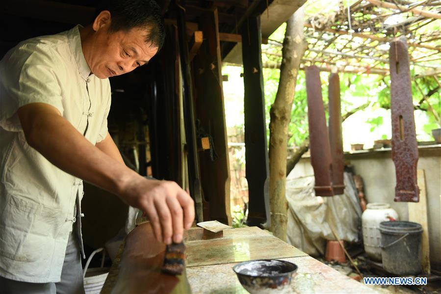 CHINA-ZHEJIANG-HANGZHOU-GUQIN MAKER (CN)