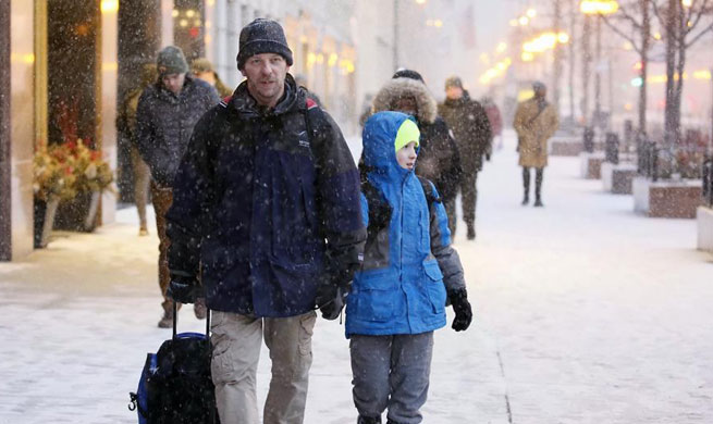 Winter storm hits Chicago area, causing cancellation of flights