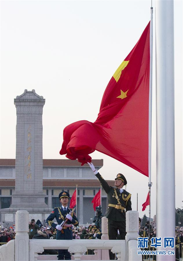 （社会）（14）人民解放军首次执行天安门广场升国旗任务