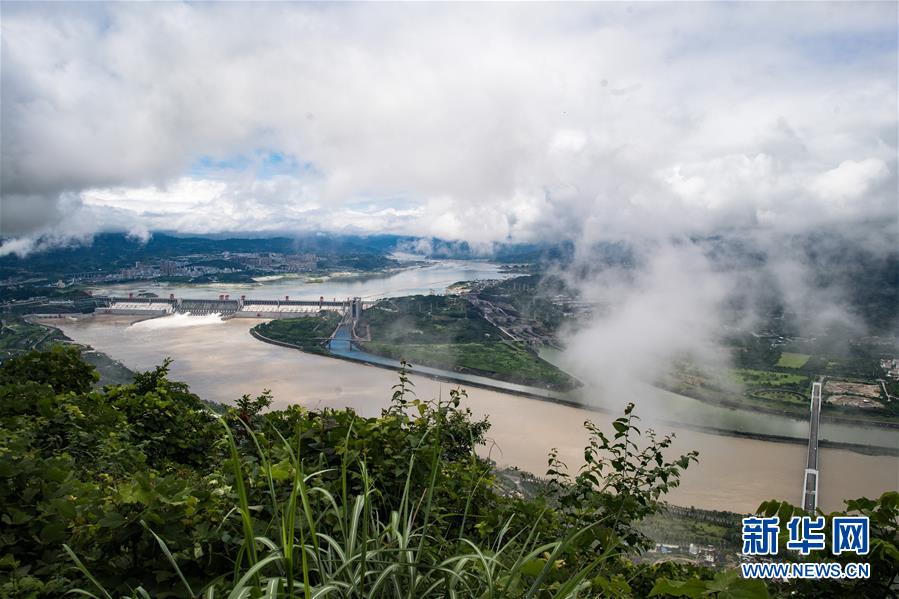 （环境）（5）三峡工程今年首次泄洪 近期或迎新一轮洪水