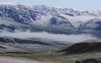 祁连山九月迎秋雪 雪山雾?；杂陈躺菰? />  
<div>祁连山九月迎秋雪 雪山雾?；杂陈躺菰?/div>
</a> 
</div>
<div   id=